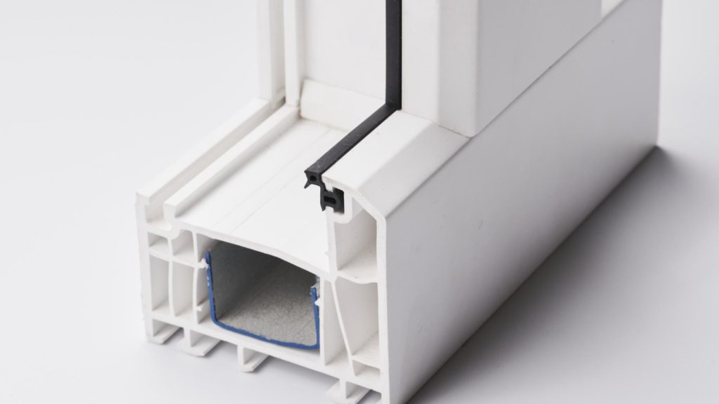 Pourquoi choisir un fabricant français de profilés PVC pour vos menuiseries ?